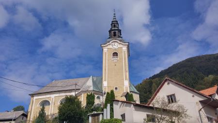 Cerkev Čem_enik_razpoka
